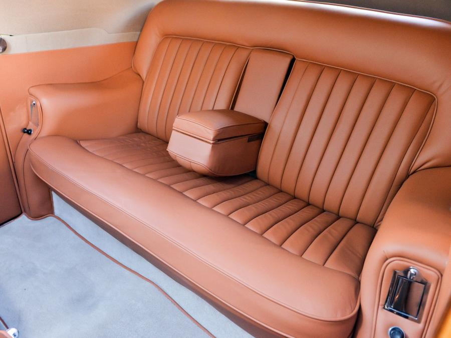Интерьер Bentley Mark VI Drophead Coupe by James Young 1948 года  (фото 4 из 15)
